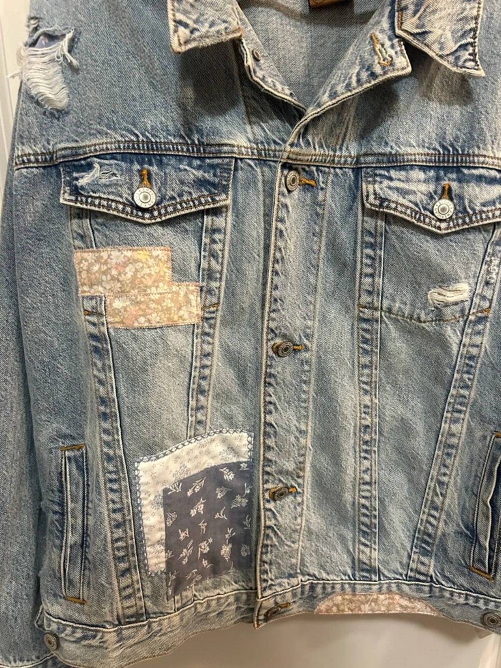 American Eagle Patchwork Denim Jacket XL Distressed Cropped Boho Festival Jean - Picture 2 of 12
